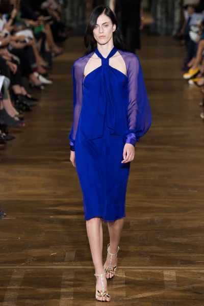 Look 30